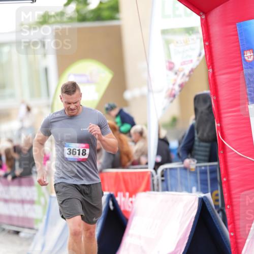 12.06.2026 - Holstenköstenlauf LAZAROV Photography http://msf.ph/oto/9738879 12.06.2026 19:54:37 Laufen 3150, 3212, 3618 meine-sportfotos.de