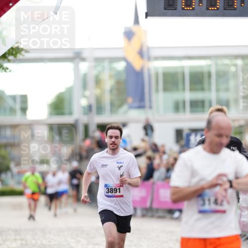 12.06.2026 - Holstenköstenlauf LAZAROV Photography http://msf.ph/oto/9738894 12.06.2026 19:54:20 Laufen 3142, 3249, 3810, 3891, 4258, 4593, 4812, 4840 meine-sportfotos.de