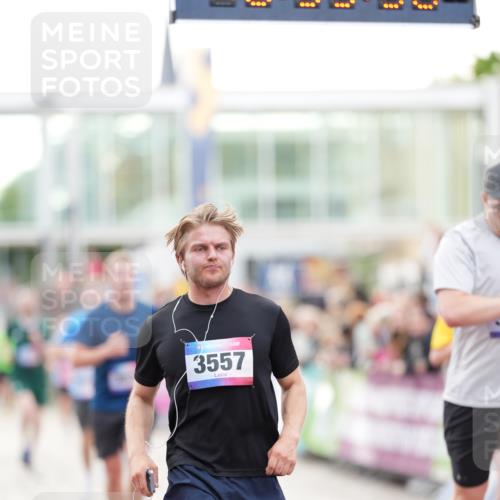 12.06.2026 - Holstenköstenlauf LAZAROV Photography http://msf.ph/oto/9738945 12.06.2026 19:53:35 Laufen 3117, 3186, 3206, 3434, 3557, 3615, 3834, 3973, 4173, 4184, 4225, 4625, 4869 meine-sportfotos.de