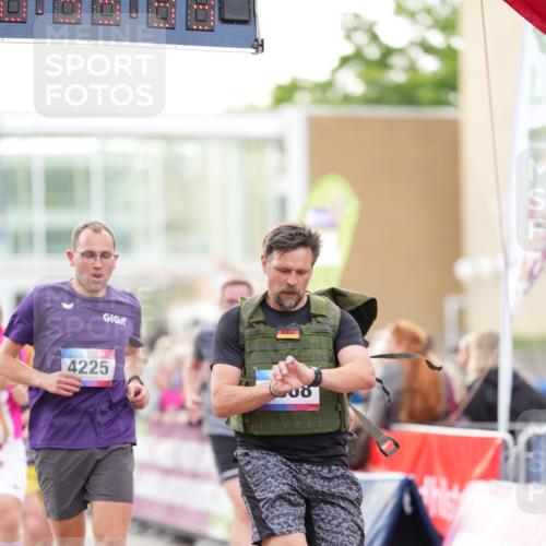12.06.2026 - Holstenköstenlauf LAZAROV Photography http://msf.ph/oto/9738949 12.06.2026 19:53:32 Laufen 3186, 3206, 3434, 3455, 3557, 3615, 4173, 4184, 4225, 4625, 4754 meine-sportfotos.de