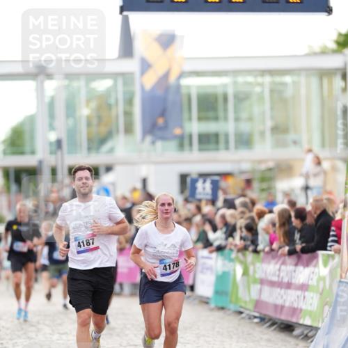 12.06.2026 - Holstenköstenlauf LAZAROV Photography http://msf.ph/oto/9738973 12.06.2026 19:53:15 Laufen 3086, 3095, 3215, 3573, 4178, 4187, 4411 meine-sportfotos.de
