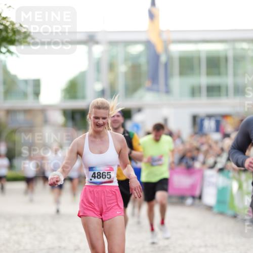 12.06.2026 - Holstenköstenlauf LAZAROV Photography http://msf.ph/oto/9738981 12.06.2026 19:53:08 Laufen 3095, 3215, 3349, 3449, 3827, 4417, 4865 meine-sportfotos.de
