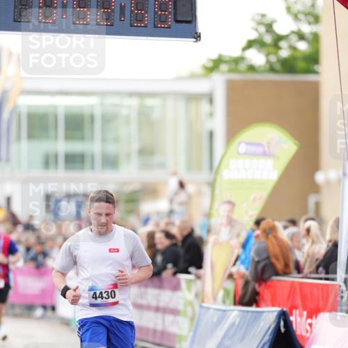 12.06.2026 - Holstenköstenlauf LAZAROV Photography http://msf.ph/oto/9738996 12.06.2026 19:52:58 Laufen 3348, 3349, 3595, 4417, 4424, 4430, 4583 meine-sportfotos.de