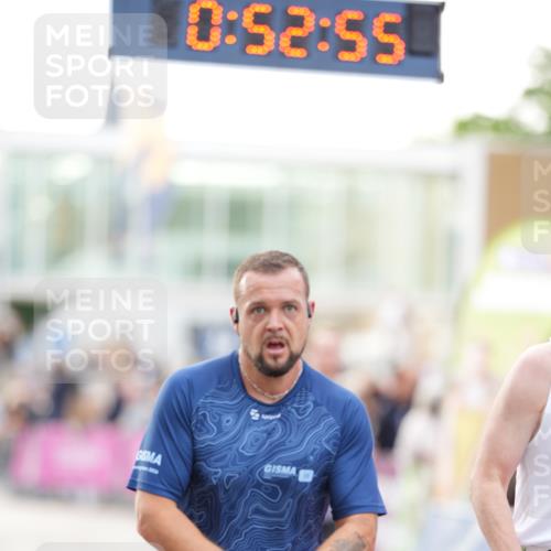 12.06.2026 - Holstenköstenlauf LAZAROV Photography http://msf.ph/oto/9739000 12.06.2026 19:52:54 Laufen 3116, 3120, 3348, 3955, 4424, 4583 meine-sportfotos.de
