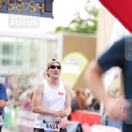 12.06.2026 - Holstenköstenlauf LAZAROV Photography http://msf.ph/oto/9739001 12.06.2026 19:52:53 Laufen 3116, 3120, 3348, 3955, 4424, 4583 meine-sportfotos.de