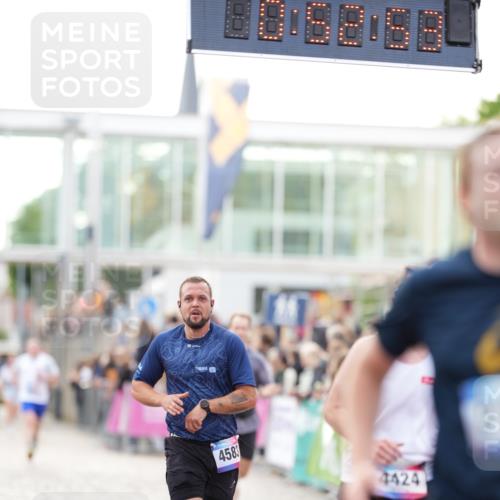12.06.2026 - Holstenköstenlauf LAZAROV Photography http://msf.ph/oto/9739002 12.06.2026 19:52:52 Laufen 3116, 3120, 3348, 3955, 4424, 4583 meine-sportfotos.de