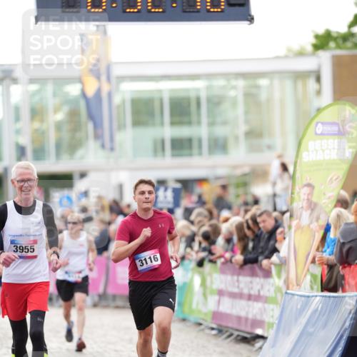 12.06.2026 - Holstenköstenlauf LAZAROV Photography http://msf.ph/oto/9739008 12.06.2026 19:52:48 Laufen 3116, 3120, 3479, 3955, 4424 meine-sportfotos.de