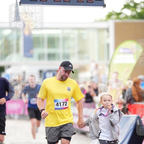 12.06.2026 - Holstenköstenlauf LAZAROV Photography http://msf.ph/oto/9739023 12.06.2026 19:52:32 Laufen 3698, 3932, 4172, 4378, 4469 meine-sportfotos.de