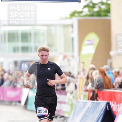 12.06.2026 - Holstenköstenlauf LAZAROV Photography http://msf.ph/oto/9739046 12.06.2026 19:52:10 Laufen 3550, 3671, 4699 meine-sportfotos.de