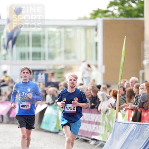 12.06.2026 - Holstenköstenlauf LAZAROV Photography http://msf.ph/oto/9739071 12.06.2026 19:51:44 Laufen 3082, 3236, 4368, 4440, 4610, 4752, 4895 meine-sportfotos.de