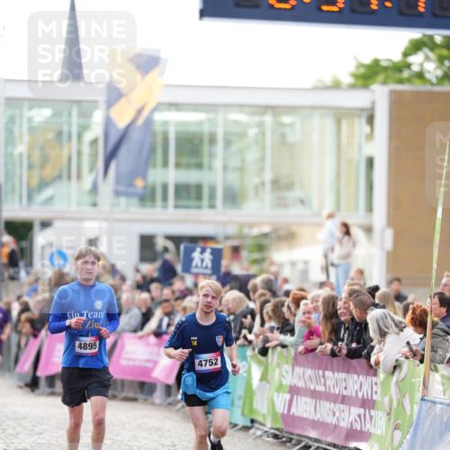 12.06.2026 - Holstenköstenlauf LAZAROV Photography http://msf.ph/oto/9739073 12.06.2026 19:51:43 Laufen 3082, 3236, 4440, 4610, 4752, 4895 meine-sportfotos.de