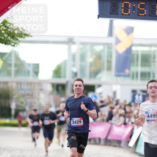 12.06.2026 - Holstenköstenlauf LAZAROV Photography http://msf.ph/oto/9739099 12.06.2026 19:51:17 Laufen 3429, 4499 meine-sportfotos.de