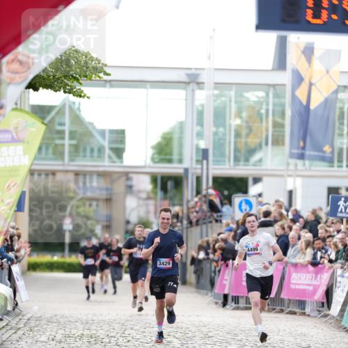 12.06.2026 - Holstenköstenlauf LAZAROV Photography http://msf.ph/oto/9739105 12.06.2026 19:51:15 Laufen 3302, 3429, 4499 meine-sportfotos.de