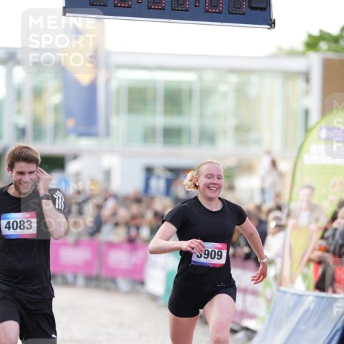 12.06.2026 - Holstenköstenlauf LAZAROV Photography http://msf.ph/oto/9739114 12.06.2026 19:51:01 Laufen 3909, 4083 meine-sportfotos.de