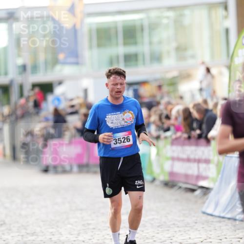 12.06.2026 - Holstenköstenlauf LAZAROV Photography http://msf.ph/oto/9739116 12.06.2026 19:50:52 Laufen 3526, 3642, 4599, 4720 meine-sportfotos.de