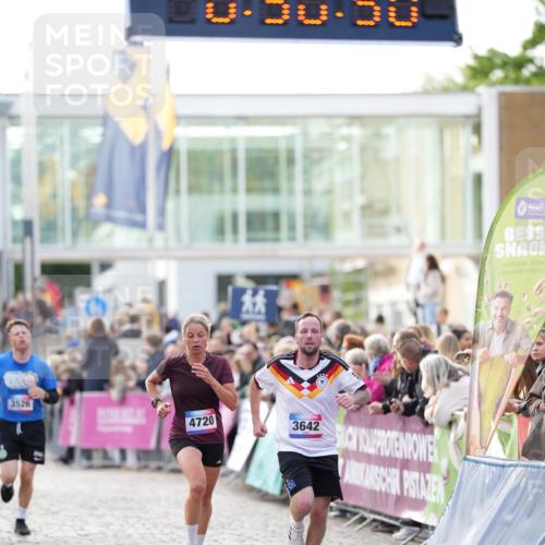 12.06.2026 - Holstenköstenlauf LAZAROV Photography http://msf.ph/oto/9739123 12.06.2026 19:50:49 Laufen 3526, 3642, 4599, 4720 meine-sportfotos.de