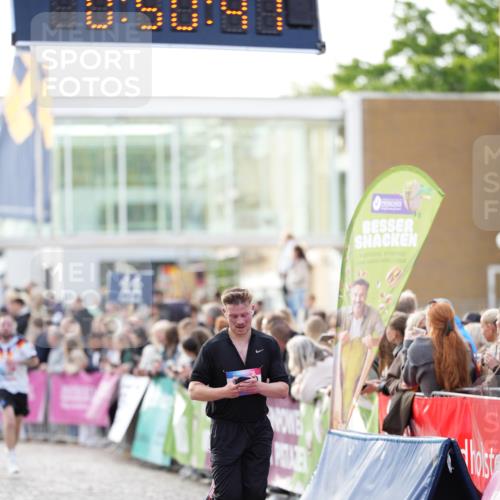 12.06.2026 - Holstenköstenlauf LAZAROV Photography http://msf.ph/oto/9739126 12.06.2026 19:50:47 Laufen 3642, 4599, 4720 meine-sportfotos.de