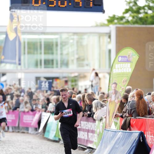 12.06.2026 - Holstenköstenlauf LAZAROV Photography http://msf.ph/oto/9739127 12.06.2026 19:50:46 Laufen 4518, 4599 meine-sportfotos.de