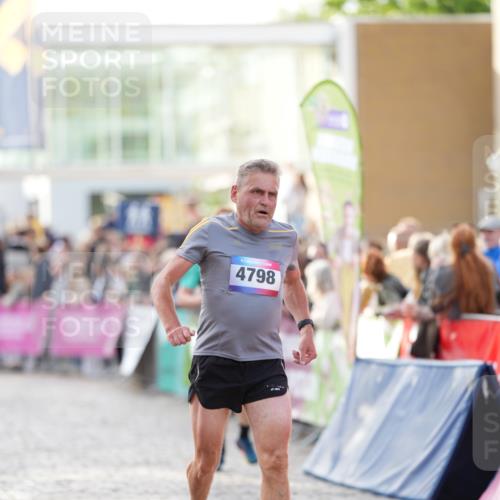 12.06.2026 - Holstenköstenlauf LAZAROV Photography http://msf.ph/oto/9739136 12.06.2026 19:50:36 Laufen 3416, 3430, 4226, 4266, 4518, 4684, 4685, 4798 meine-sportfotos.de