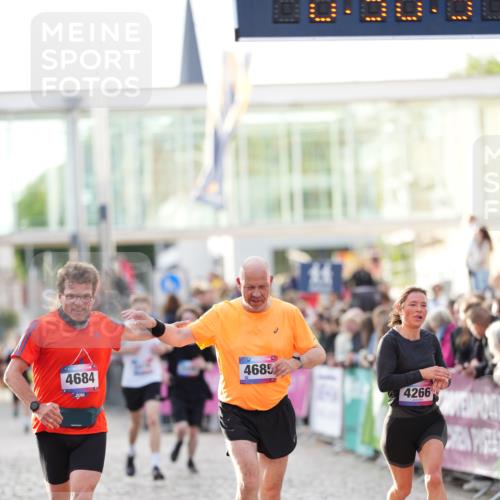 12.06.2026 - Holstenköstenlauf LAZAROV Photography http://msf.ph/oto/9739143 12.06.2026 19:50:30 Laufen 3027, 3524, 4266, 4418, 4437, 4684, 4685 meine-sportfotos.de