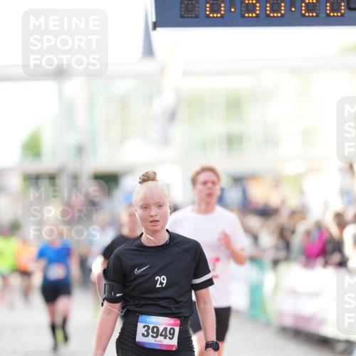12.06.2026 - Holstenköstenlauf LAZAROV Photography http://msf.ph/oto/9739152 12.06.2026 19:50:20 Laufen 3107, 3112, 3223, 3524, 3946, 3949, 4248, 4719, 4879 meine-sportfotos.de