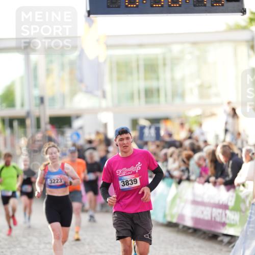12.06.2026 - Holstenköstenlauf LAZAROV Photography http://msf.ph/oto/9739163 12.06.2026 19:50:12 Laufen 3107, 3223, 3839 meine-sportfotos.de