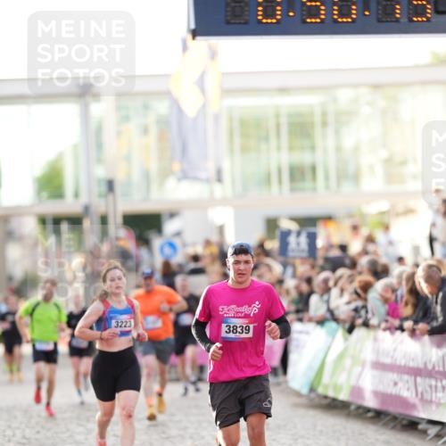 12.06.2026 - Holstenköstenlauf LAZAROV Photography http://msf.ph/oto/9739164 12.06.2026 19:50:12 Laufen 3107, 3223, 3839 meine-sportfotos.de
