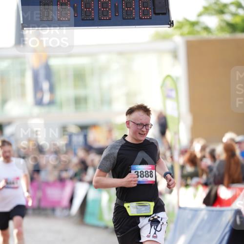 12.06.2026 - Holstenköstenlauf LAZAROV Photography http://msf.ph/oto/9739190 12.06.2026 19:49:45 Laufen 3274, 3888, 4181, 4185, 4661 meine-sportfotos.de
