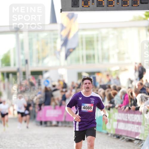 12.06.2026 - Holstenköstenlauf LAZAROV Photography http://msf.ph/oto/9739197 12.06.2026 19:49:35 Laufen 3255, 4085, 4191, 4442 meine-sportfotos.de