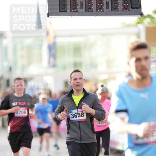 12.06.2026 - Holstenköstenlauf LAZAROV Photography http://msf.ph/oto/9739223 12.06.2026 19:49:15 Laufen 3259, 3436, 3657, 3708, 3866, 4354, 4588 meine-sportfotos.de