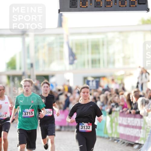 12.06.2026 - Holstenköstenlauf LAZAROV Photography http://msf.ph/oto/9739237 12.06.2026 19:49:05 Laufen 3132, 3506, 3531, 3715, 3860, 4412, 4428 meine-sportfotos.de