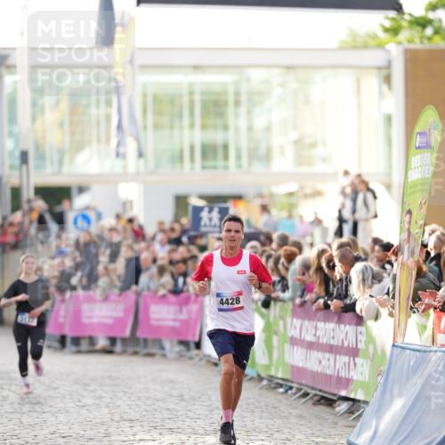 12.06.2026 - Holstenköstenlauf LAZAROV Photography http://msf.ph/oto/9739239 12.06.2026 19:49:01 Laufen 3071, 3132, 3310, 3531, 3715, 3860, 4428, 4461, 4498 meine-sportfotos.de