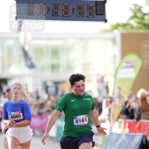 12.06.2026 - Holstenköstenlauf LAZAROV Photography http://msf.ph/oto/9739300 12.06.2026 19:48:21 Laufen 3307, 3875, 4121, 4161, 4516, 4669, 4711, 4919 meine-sportfotos.de