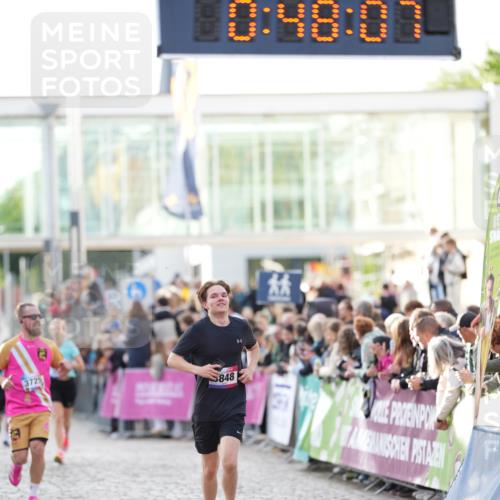 12.06.2026 - Holstenköstenlauf LAZAROV Photography http://msf.ph/oto/9739319 12.06.2026 19:48:06 Laufen 3725, 3848, 3930, 4635 meine-sportfotos.de