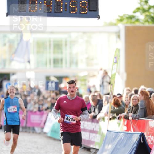 12.06.2026 - Holstenköstenlauf LAZAROV Photography http://msf.ph/oto/9739325 12.06.2026 19:47:58 Laufen 3651, 3930, 4293, 4635, 4744 meine-sportfotos.de