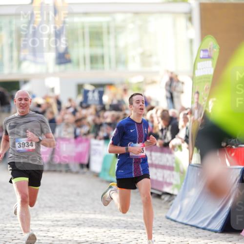 12.06.2026 - Holstenköstenlauf LAZAROV Photography http://msf.ph/oto/9739343 12.06.2026 19:47:33 Laufen 3889, 3934, 3935, 4176, 4527, 4732 meine-sportfotos.de