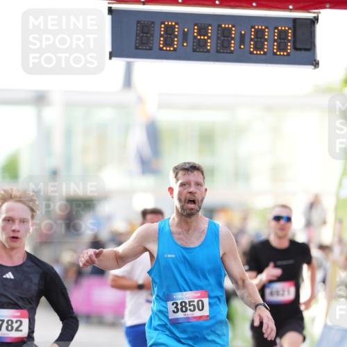 12.06.2026 - Holstenköstenlauf LAZAROV Photography http://msf.ph/oto/9739366 12.06.2026 19:46:59 Laufen 3103, 3490, 3782, 3850, 4115, 4175, 4528, 4921 meine-sportfotos.de