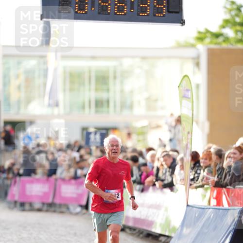 12.06.2026 - Holstenköstenlauf LAZAROV Photography http://msf.ph/oto/9739378 12.06.2026 19:46:38 Laufen 3062, 3702, 4247 meine-sportfotos.de