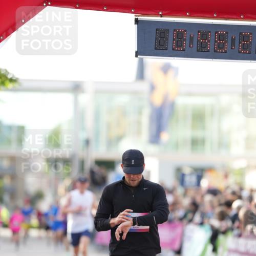 12.06.2026 - Holstenköstenlauf LAZAROV Photography http://msf.ph/oto/9739396 12.06.2026 19:46:23 Laufen 3005, 3022, 3823, 4574, 4675, 4848 meine-sportfotos.de