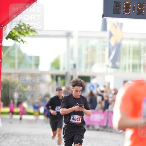 12.06.2026 - Holstenköstenlauf LAZAROV Photography http://msf.ph/oto/9739399 12.06.2026 19:46:20 Laufen 3005, 3823, 4574, 4675, 4848 meine-sportfotos.de