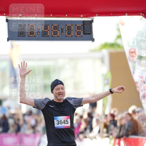 12.06.2026 - Holstenköstenlauf LAZAROV Photography http://msf.ph/oto/9739409 12.06.2026 19:46:05 Laufen 3038, 3645 meine-sportfotos.de