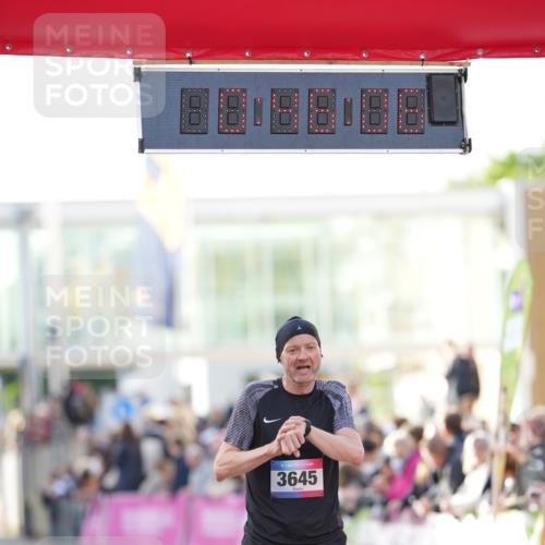12.06.2026 - Holstenköstenlauf LAZAROV Photography http://msf.ph/oto/9739410 12.06.2026 19:46:05 Laufen 3038, 3645 meine-sportfotos.de