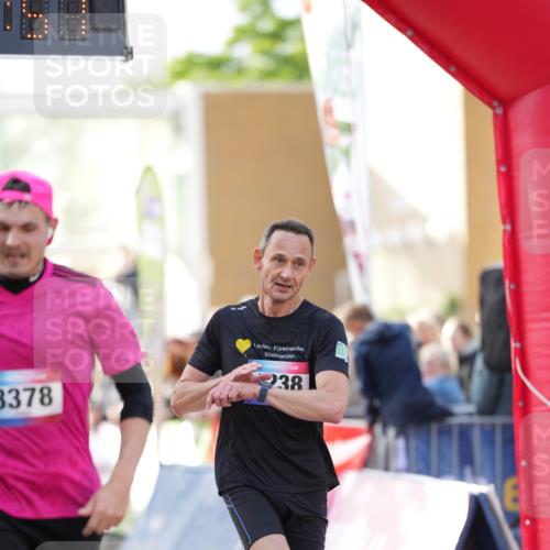12.06.2026 - Holstenköstenlauf LAZAROV Photography http://msf.ph/oto/9739414 12.06.2026 19:45:56 Laufen 3378, 4167, 4188, 4238, 4700 meine-sportfotos.de