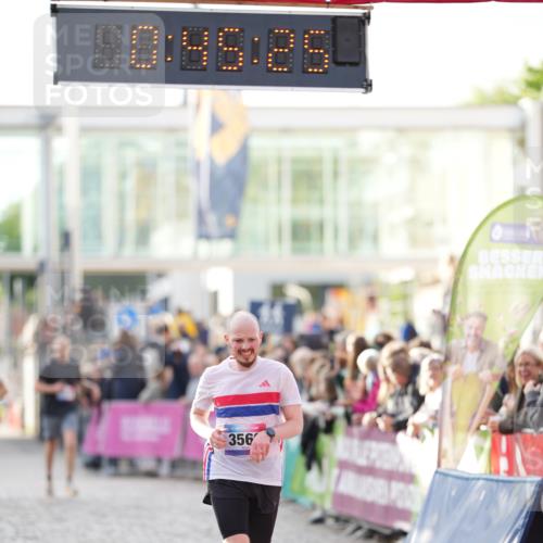 12.06.2026 - Holstenköstenlauf LAZAROV Photography http://msf.ph/oto/9739445 12.06.2026 19:45:24 Laufen 3394, 3560, 3619, 3998 meine-sportfotos.de