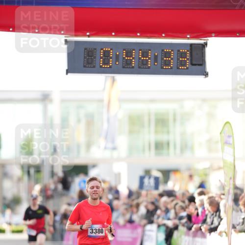 12.06.2026 - Holstenköstenlauf LAZAROV Photography http://msf.ph/oto/9739488 12.06.2026 19:44:32 Laufen 3380, 4314, 4513, 4573 meine-sportfotos.de