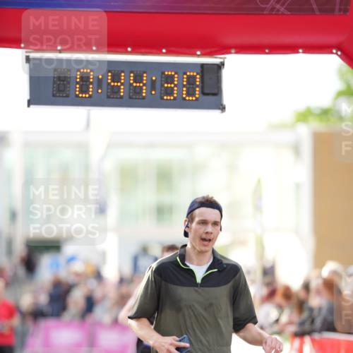 12.06.2026 - Holstenköstenlauf LAZAROV Photography http://msf.ph/oto/9739491 12.06.2026 19:44:29 Laufen 3159, 3380, 4513, 4573 meine-sportfotos.de