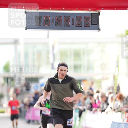 12.06.2026 - Holstenköstenlauf LAZAROV Photography http://msf.ph/oto/9739492 12.06.2026 19:44:29 Laufen 3159, 3380, 4513, 4573 meine-sportfotos.de