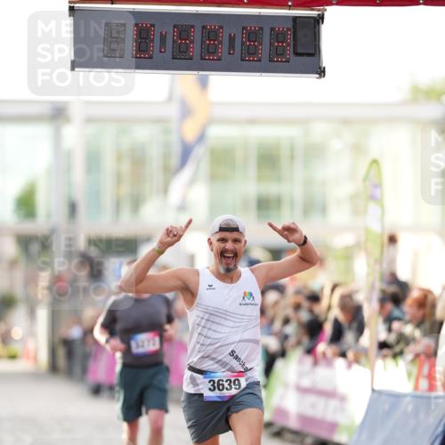 12.06.2026 - Holstenköstenlauf LAZAROV Photography http://msf.ph/oto/9739515 12.06.2026 19:43:52 Laufen 3272, 3599, 3639, 4434 meine-sportfotos.de