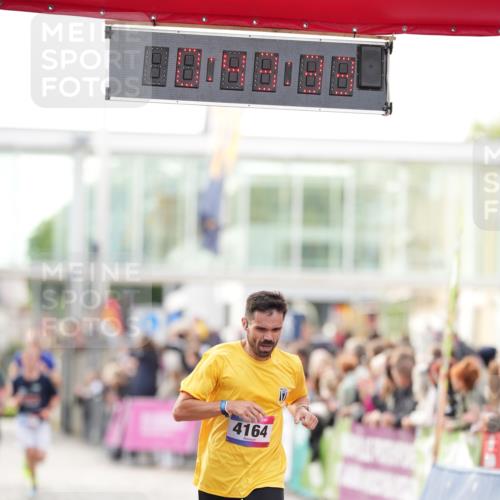 12.06.2026 - Holstenköstenlauf LAZAROV Photography http://msf.ph/oto/9739540 12.06.2026 19:43:32 Laufen 3015, 3640, 3737, 4164 meine-sportfotos.de