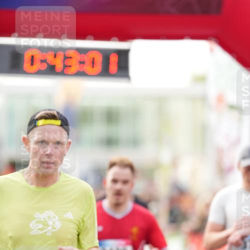 12.06.2026 - Holstenköstenlauf LAZAROV Photography http://msf.ph/oto/9739563 12.06.2026 19:43:00 Laufen 3046, 3420, 3555, 3748, 4195 meine-sportfotos.de